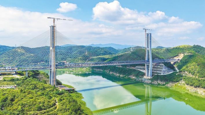 為護(hù)水源地 西十高鐵漢江特大橋“逼”出世界之最
