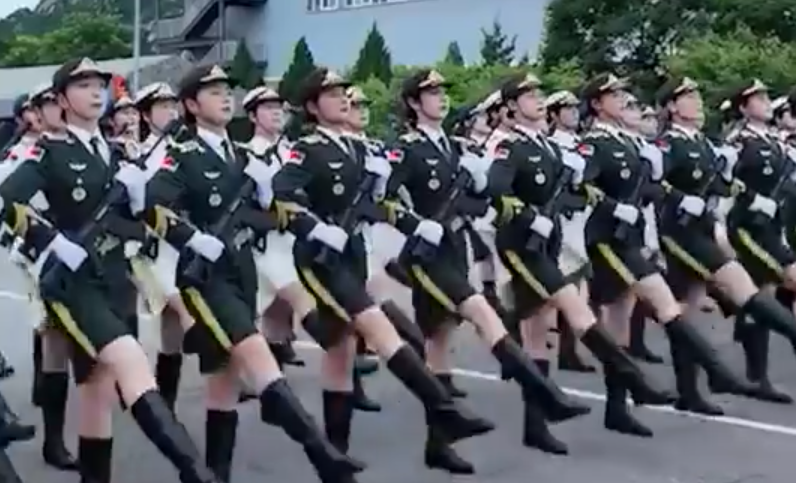 這就是又美又颯的中國儀仗女兵