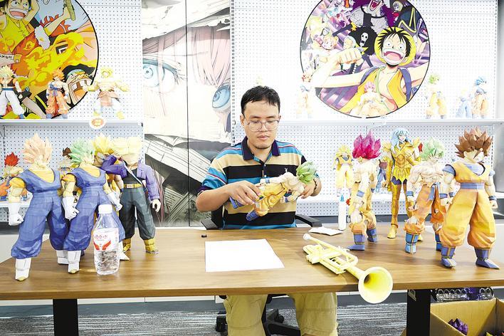 鄂州跨境電商助手工紙模騰空出海