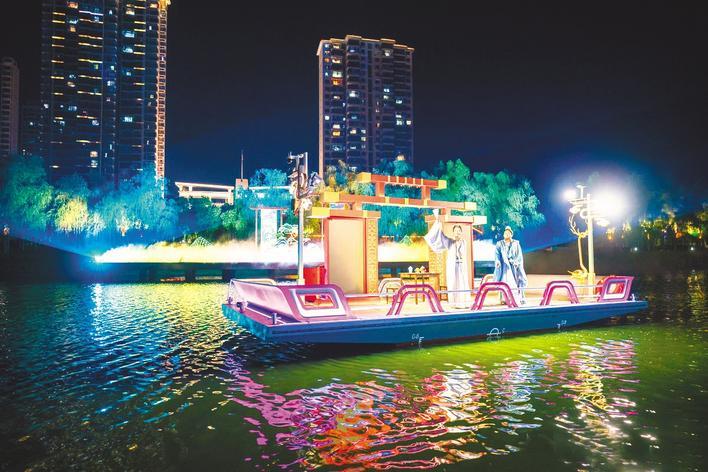 隨州首個城市水上夜游正式啟航