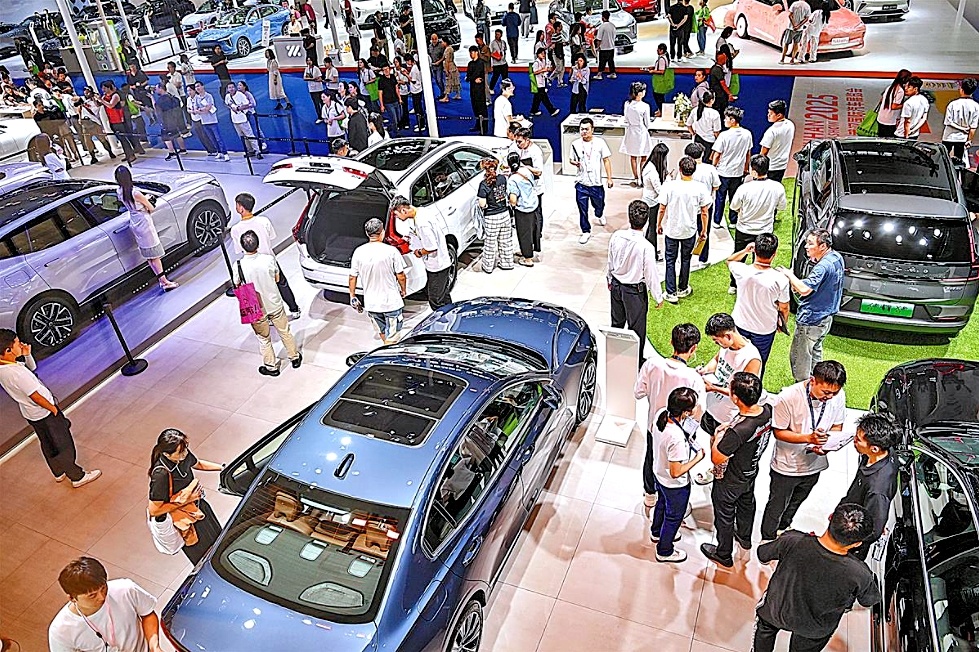 武漢國際車展人氣旺