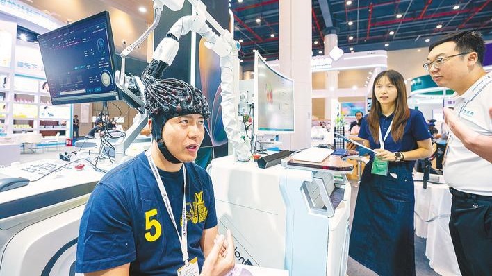 数千件前沿生物产品亮相武汉