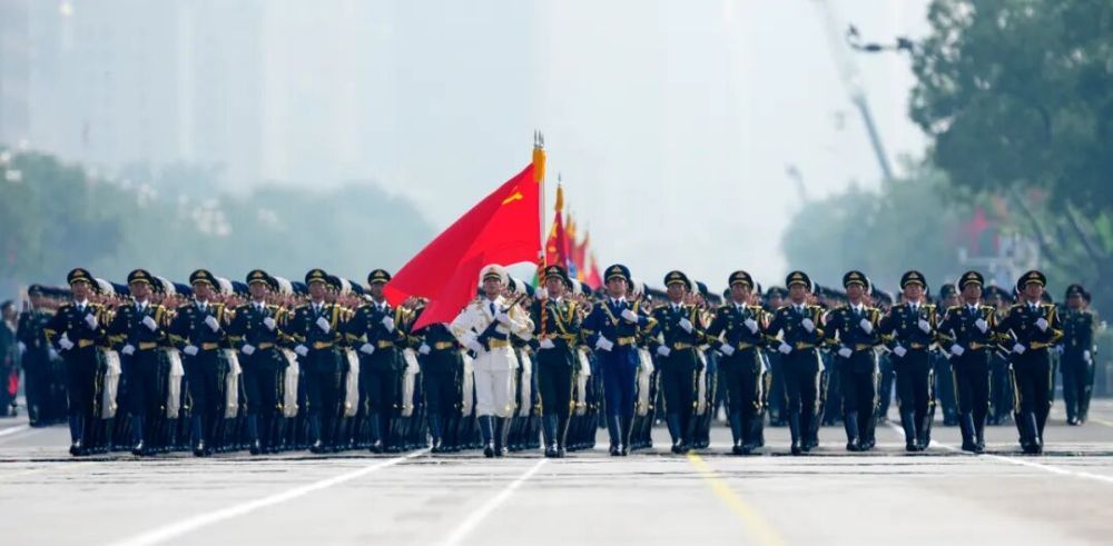 中国军人，威武！威武！威武！