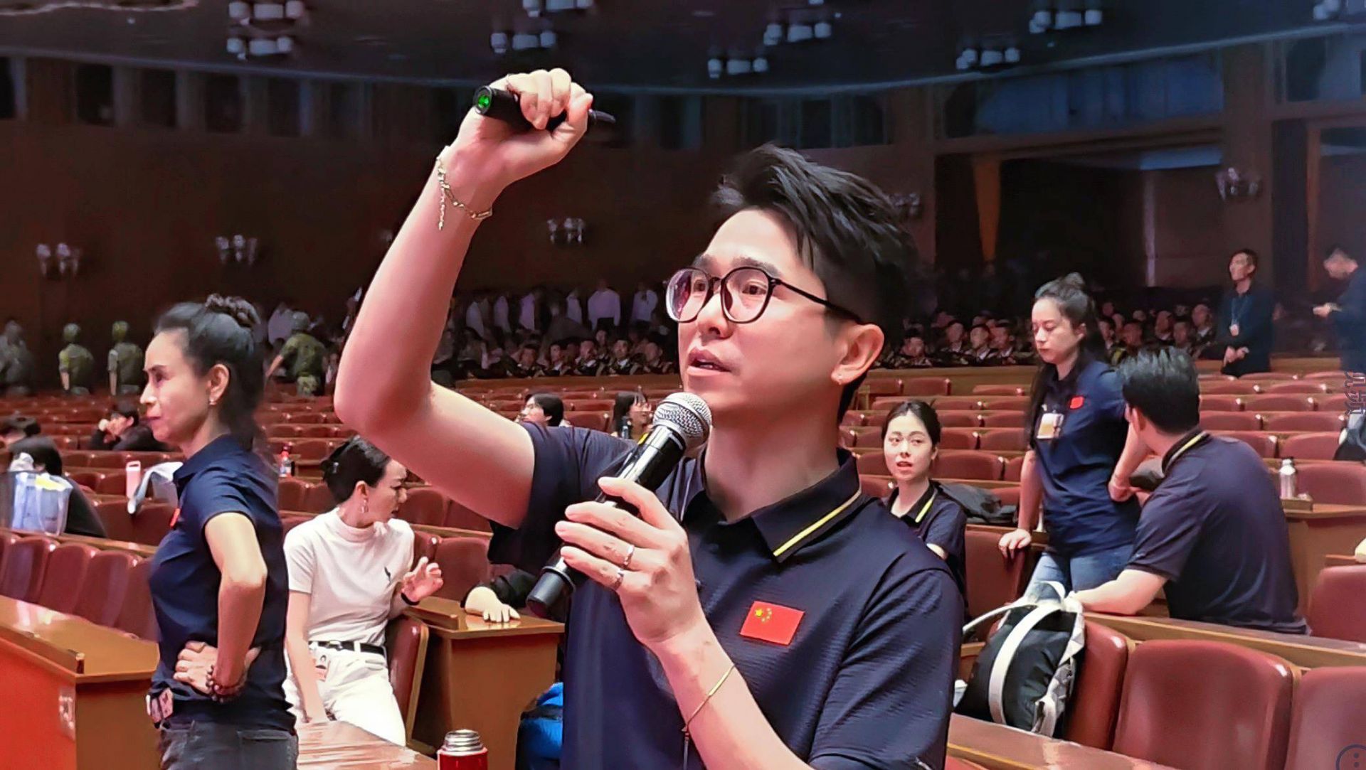 这台晚会有来自湖北的他