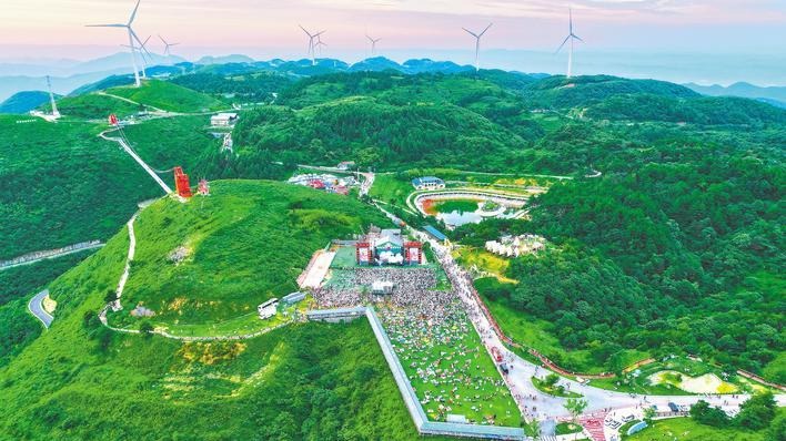 武当山、百里荒等入选湖北十大热门避暑地