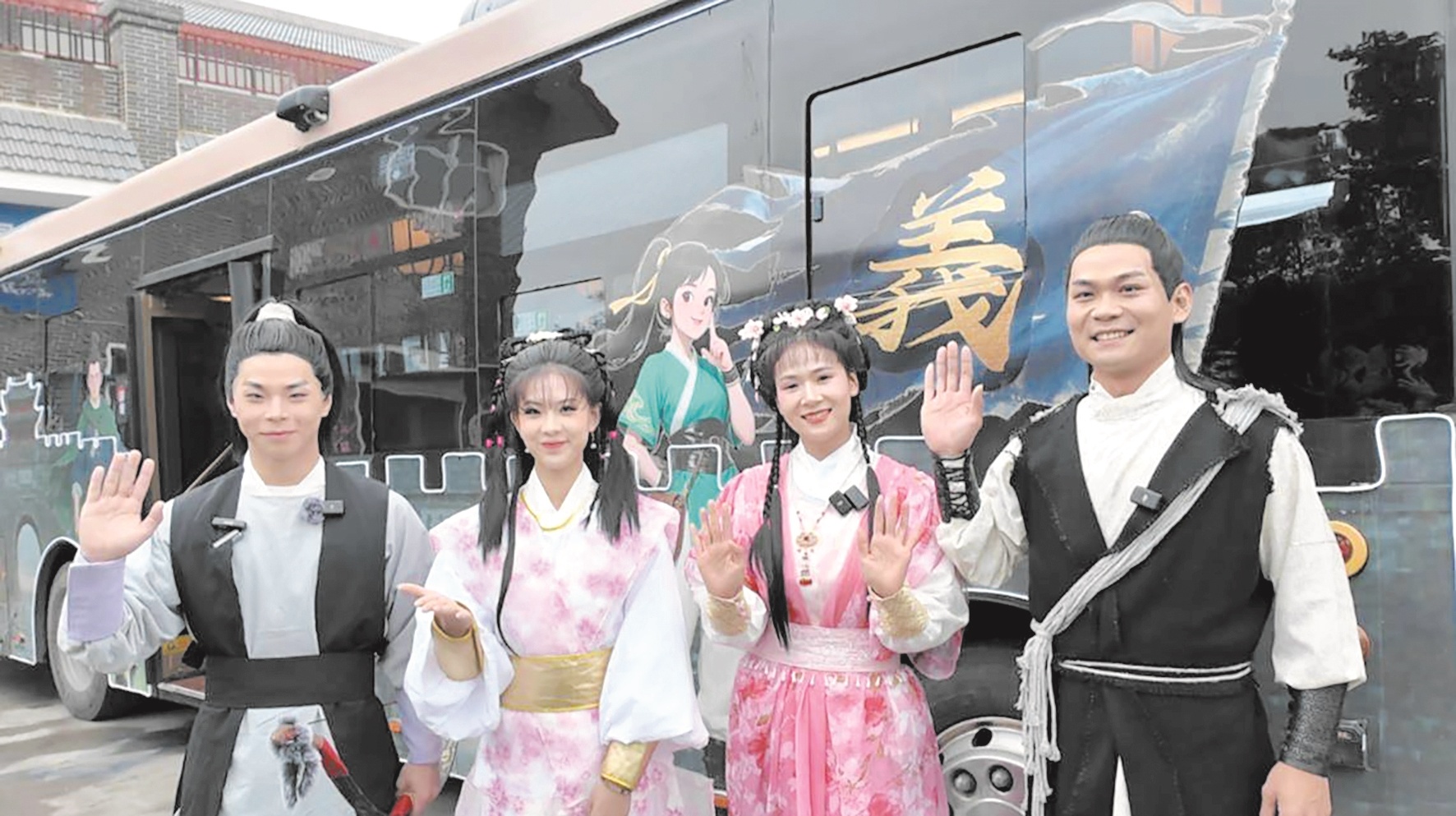 “侠义襄阳”双车巡游引爆全城