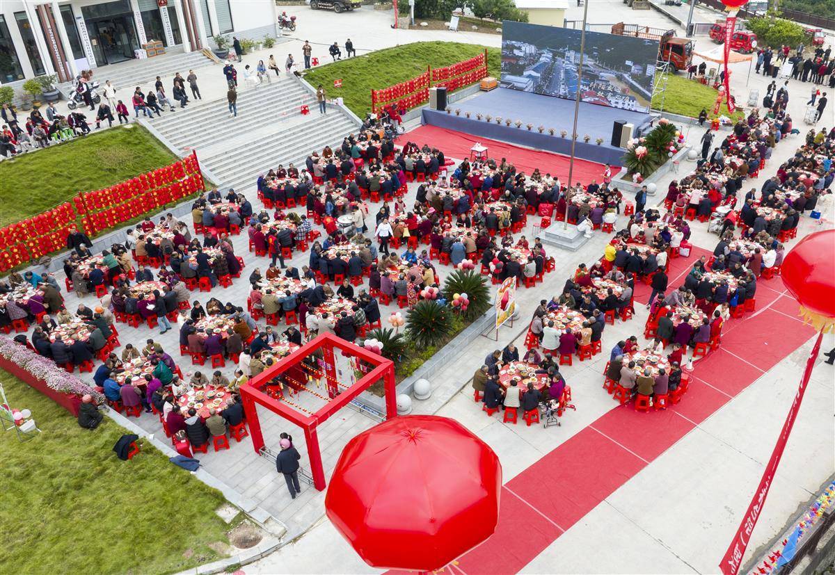 浓浓敬老情 多彩重阳节