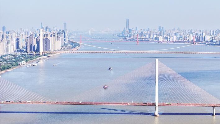 一眼望六桥 黄金水道忙