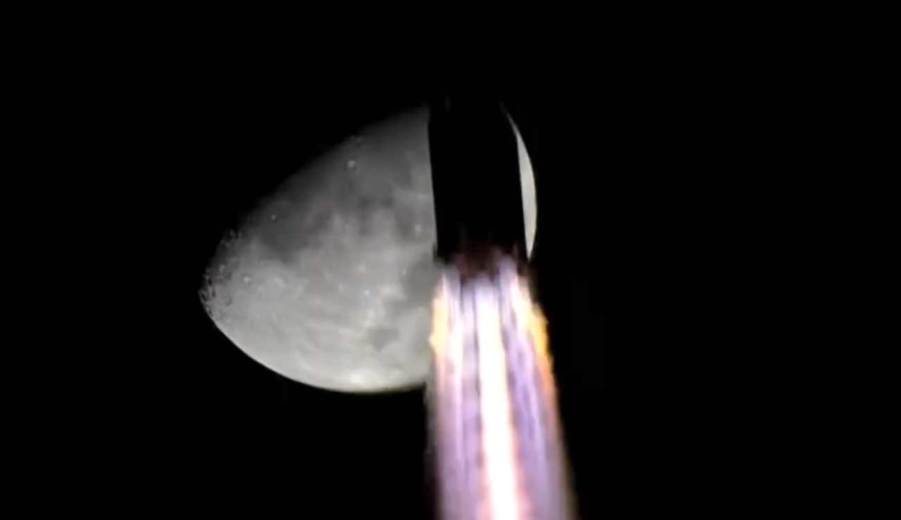 “一箭穿月”太帅了！有一种浪漫叫中国航天