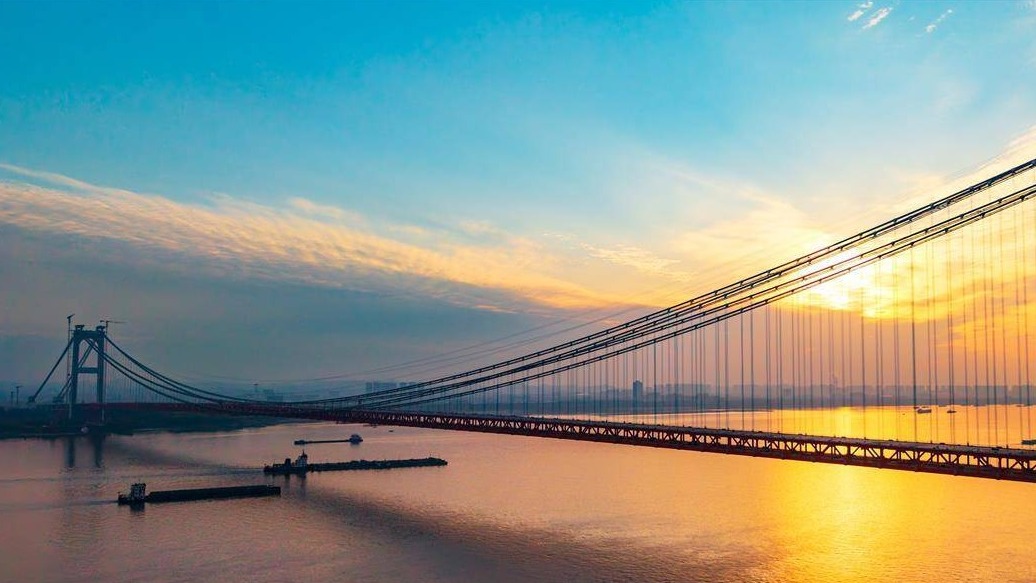 燕磯長江大橋建設正酣