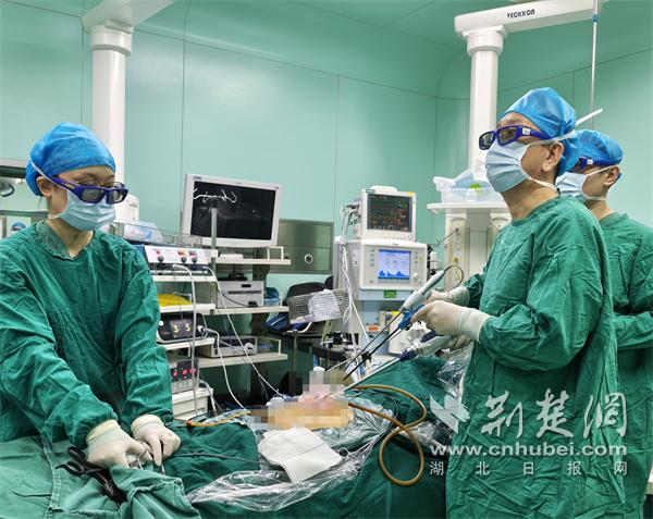 一名60多岁的男子因结石发作，却“偶然”发现了