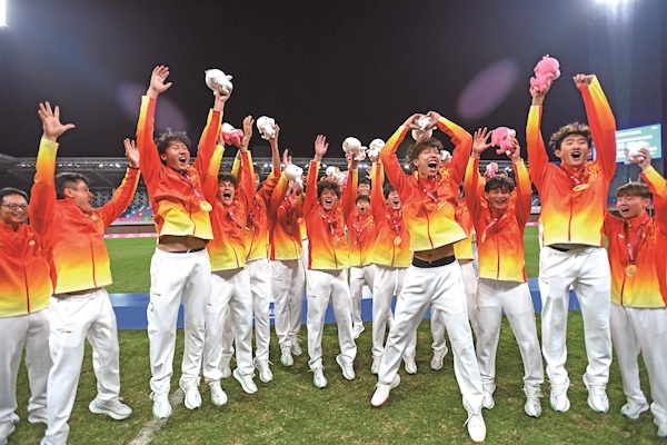 全運(yùn)會(huì)點(diǎn)球大戰(zhàn)決勝?gòu)V東 湖北男足首奪金牌