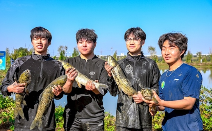 这个高校一年一度的捕鱼节又来了