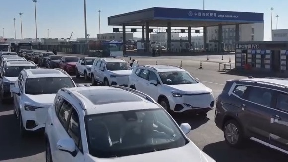 国产汽车加快“出海”步伐 新能源车出口尤为抢眼