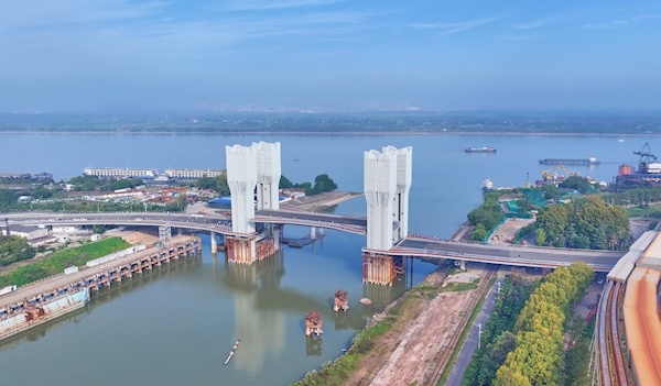 华中首座开启桥建成试通车