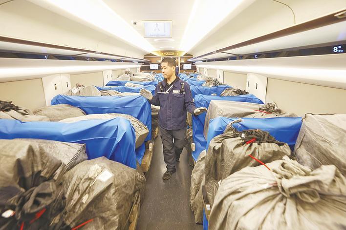 京广高铁腾出资源开通武广货运专列