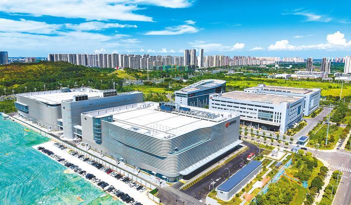 鍛造具有全球競爭力的湖北特色現(xiàn)代化產(chǎn)業(yè)體系