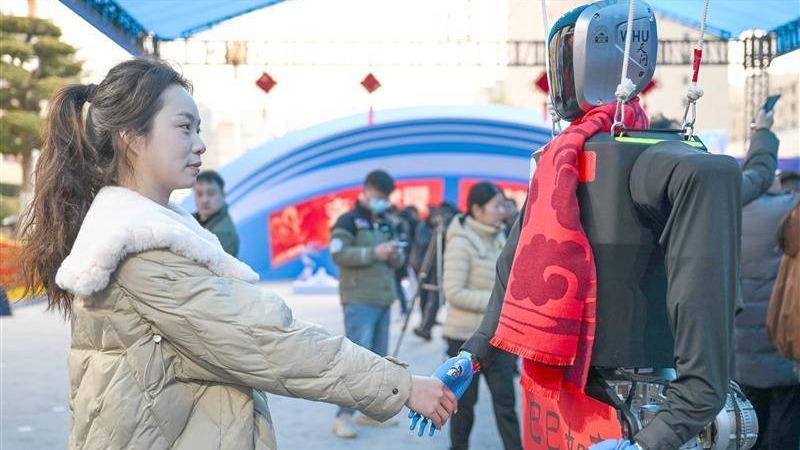 湖北造“楚才”人形機(jī)器人