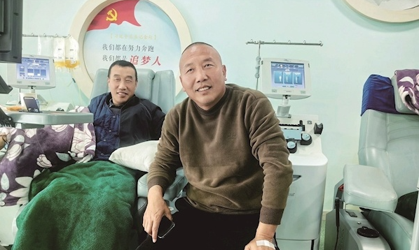 从青春壮年到两鬓微霜，20年174次献血超7万毫升