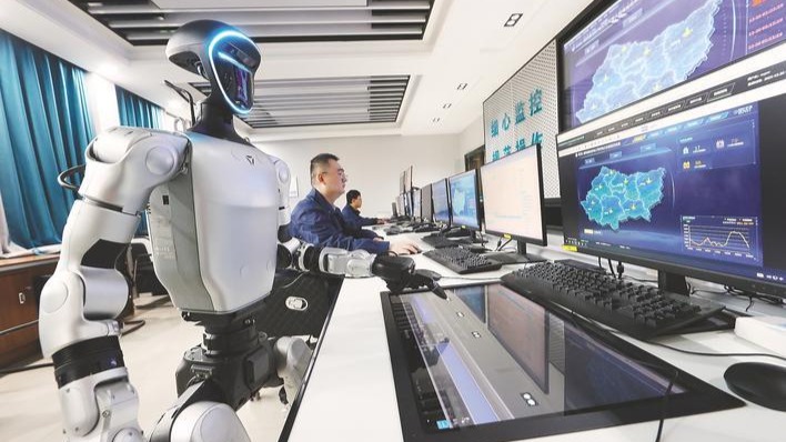 机器人坐镇 电网指挥台