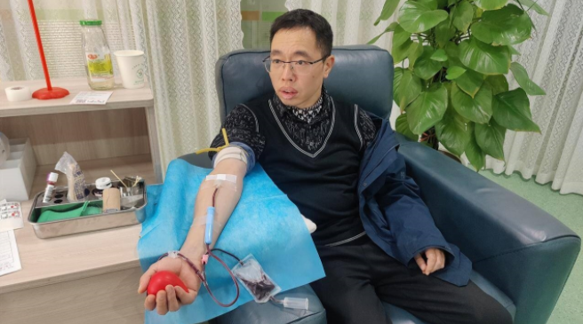 襄陽兩名危重病人急需稀有血 “熊貓俠”接力捐血救人