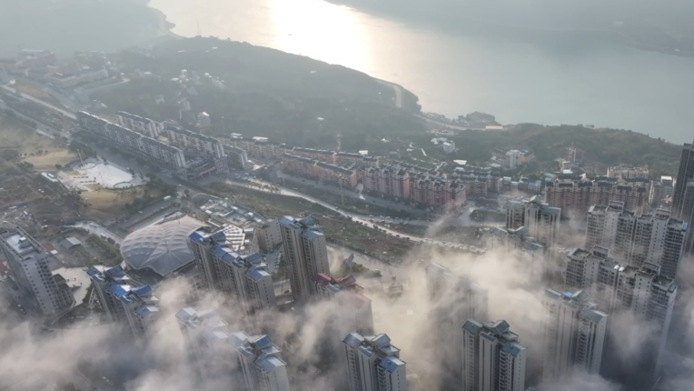 湖北巴东：云海山城