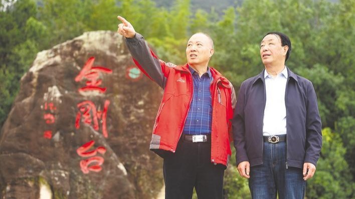 四代人“舍小我”接力诠释“跟党走”