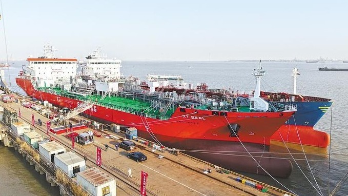 “武船造”万吨巨轮再交一艘