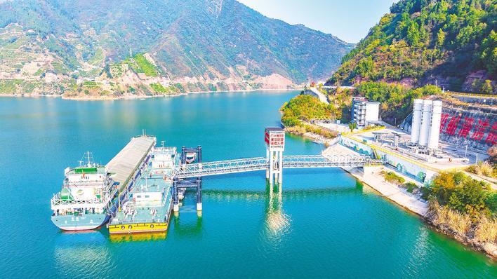 清洁能源守护长江生态