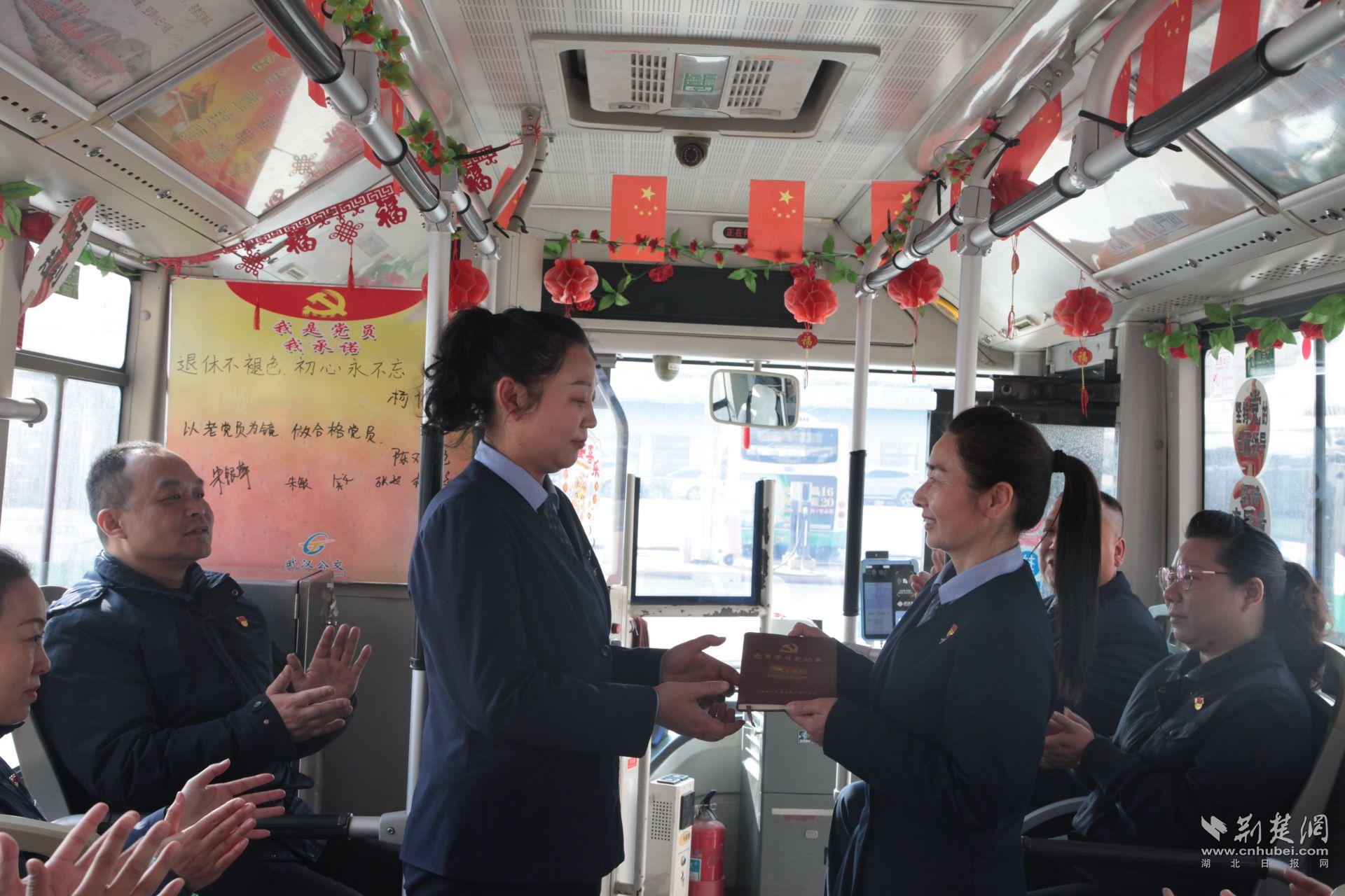 �人�������ϵ�Ա�������ס����鴫�������뵣����