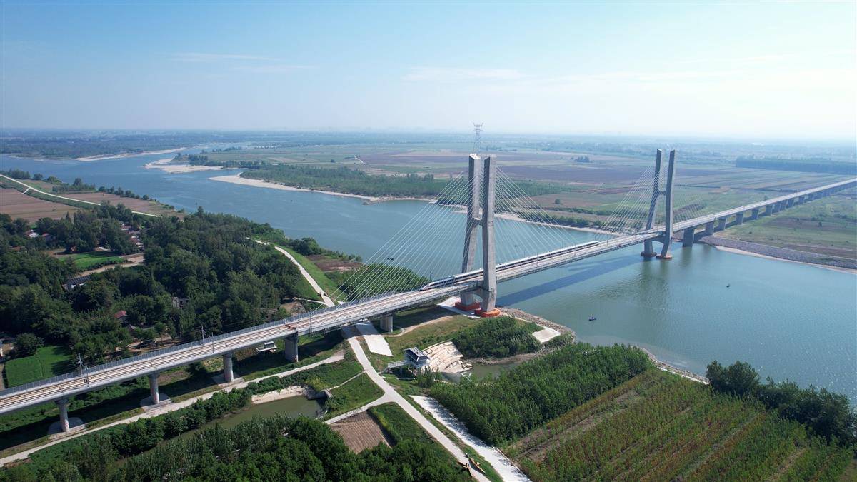 沿江高铁，下一站开往哪里？