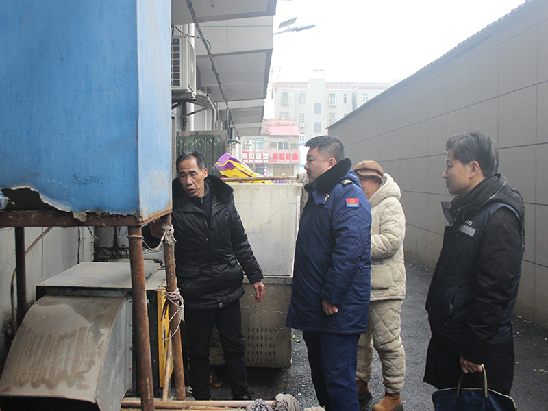 荆州经开区消防联合街道开展餐饮行业“植物油”新型燃料消防安全检查
