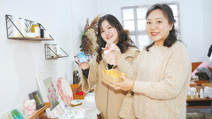 把乡土芬芳“炼”成新国货