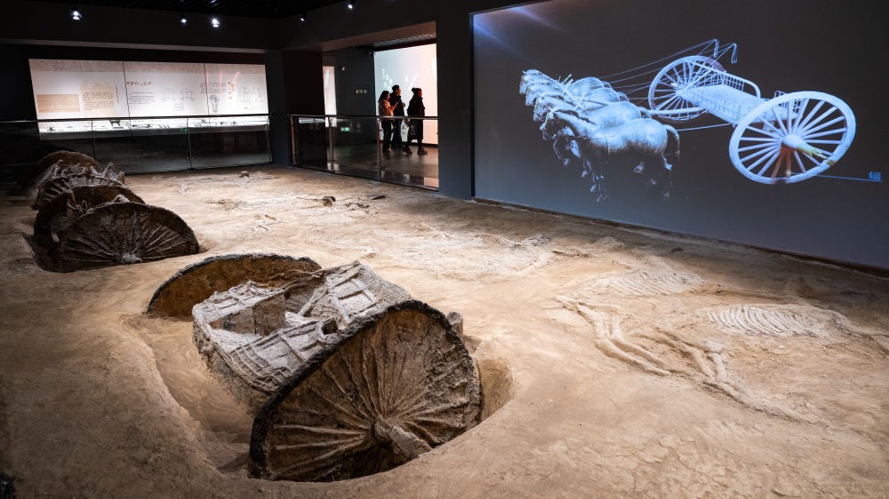 “湖北出土先秦车马兵器”展在武汉展出