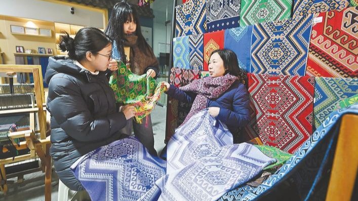 非遗西兰卡普实现双面织造