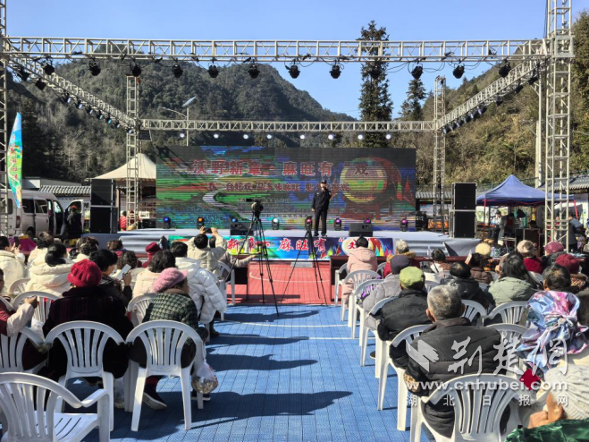 鹤峰：乡村振兴展成果 安全宣传护平安