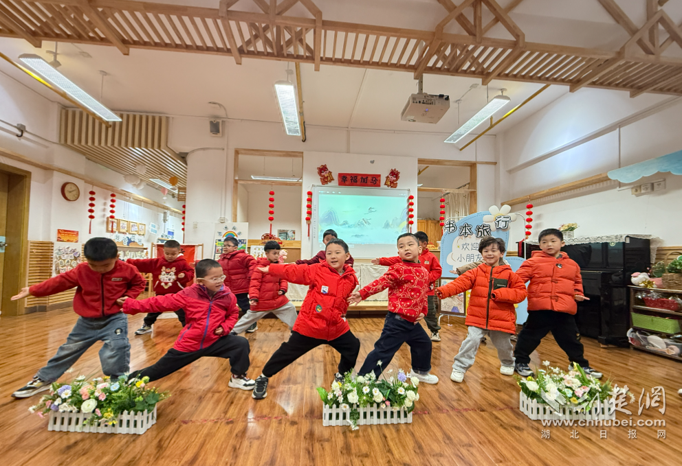 三香润童心，洪山区实验幼儿园“彩蛋迎新嘉年华”欢乐上演