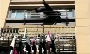 退役军人悬空而下救人太暖了