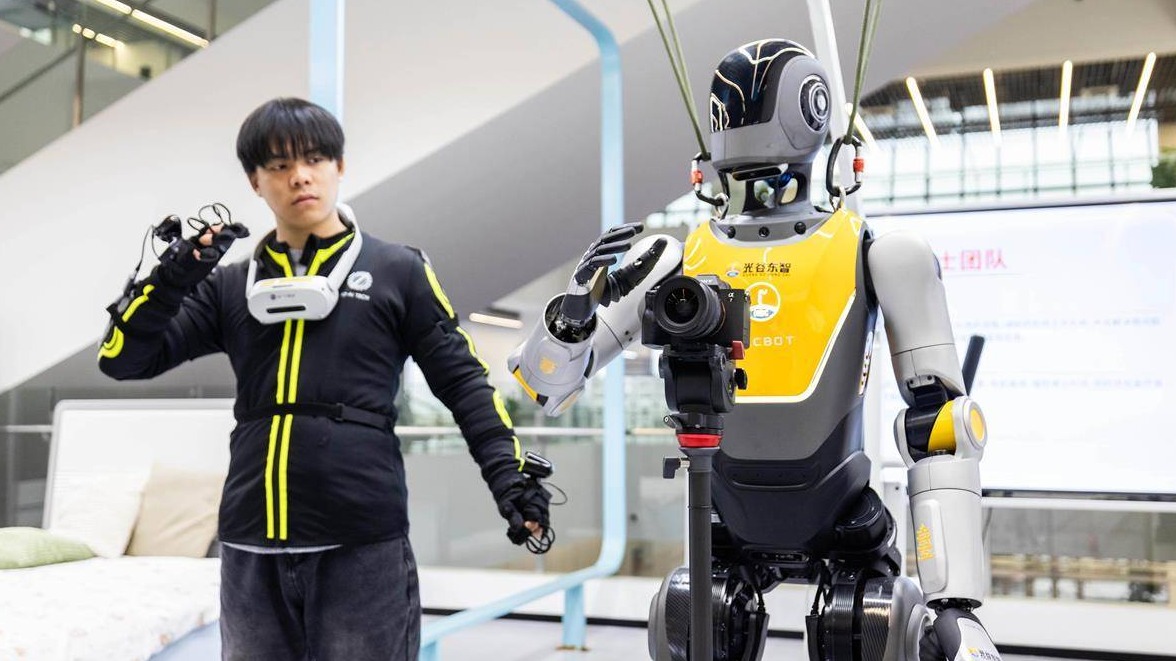 机器人摄影师要来了？苦练拍照却卡在这步