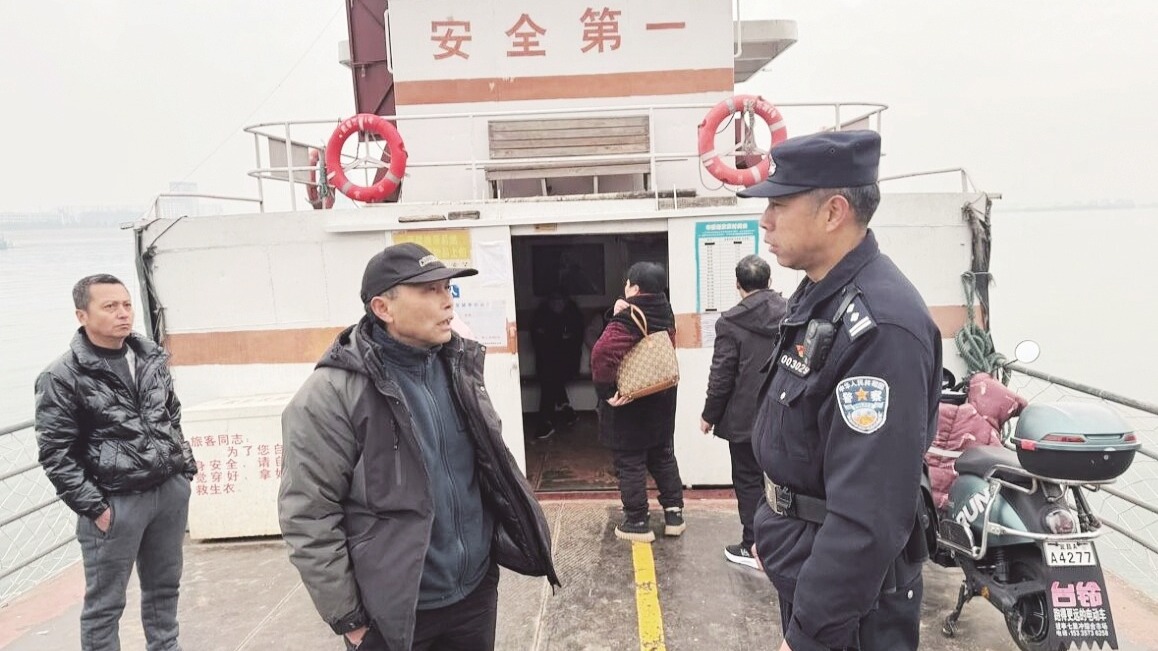 宜都民警张勇是真勇 清晨跳进刺骨寒江救回落水者