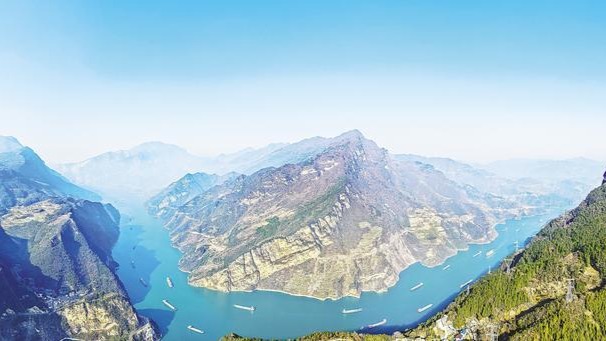 三峽蓄至高水位 萬噸船隊達重慶