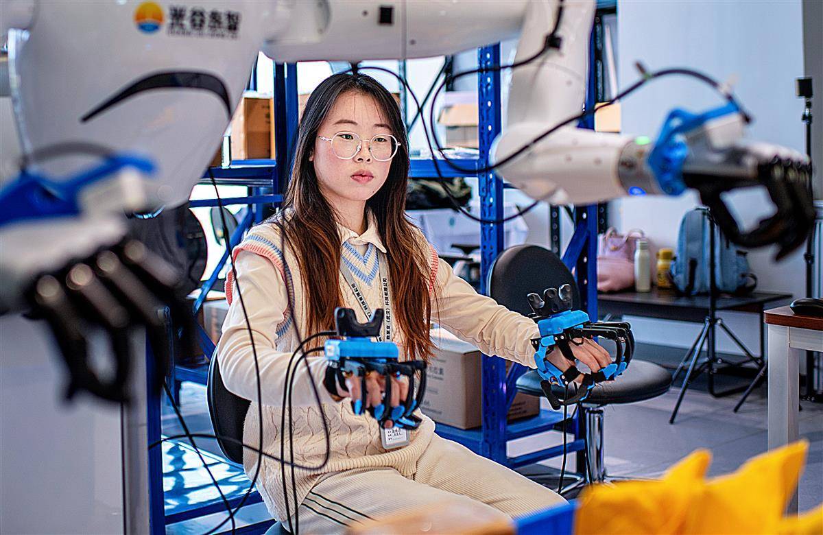 人形机器人训练数据开始卖钱了