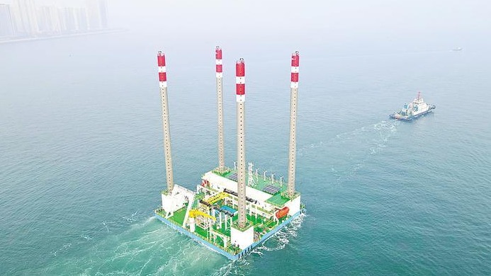 汉产海上试验平台“国海试3”启航