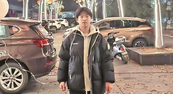 回家路上目睹车祸 13岁少年上演“教科书式”救人