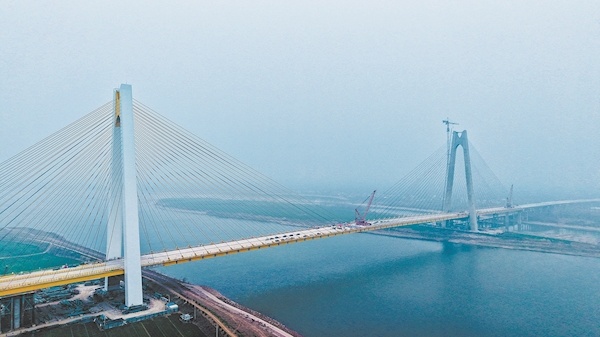 當(dāng)枝松高速松滋河特大橋順利合龍