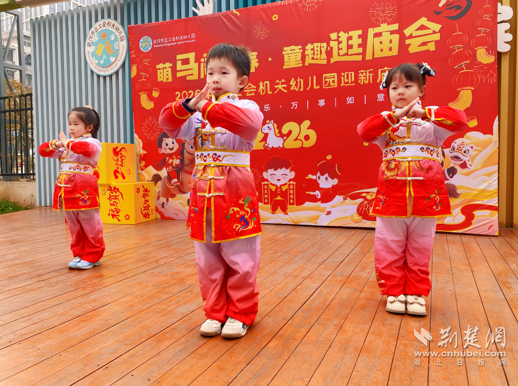 萌马闹新春，元旦庙会让传统文化浸润童心