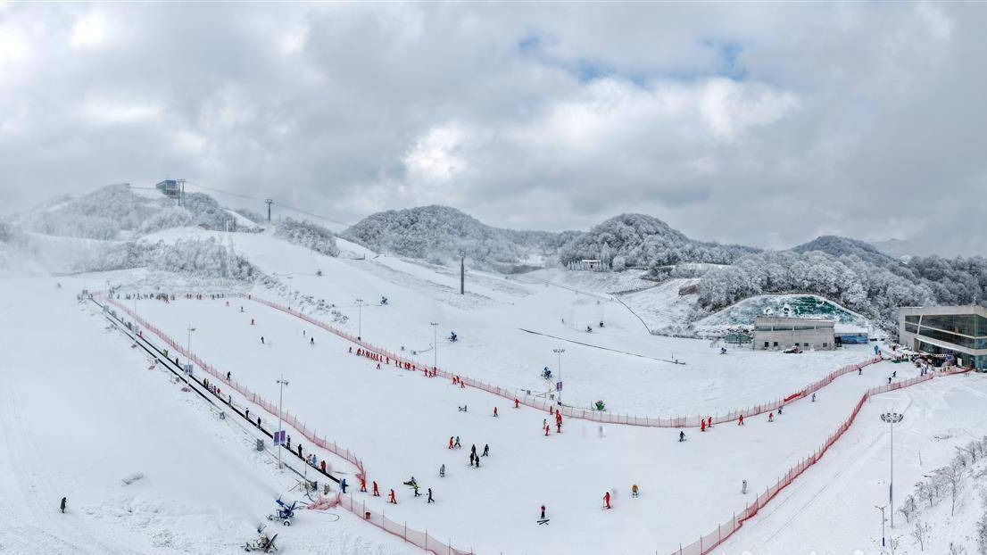 “鄂西屋脊”冰雪热