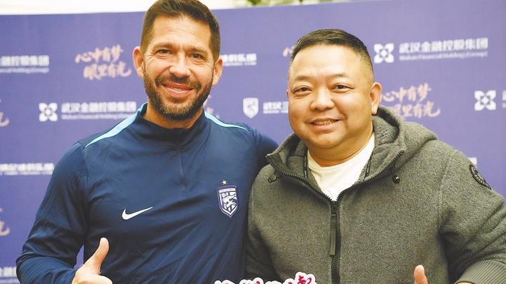 对话武汉三镇新帅本杰明·莫拉