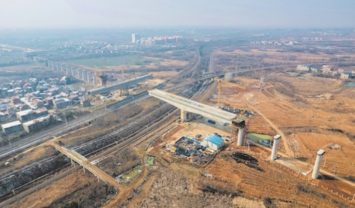 合武高鐵“咽喉工程”成功轉(zhuǎn)體