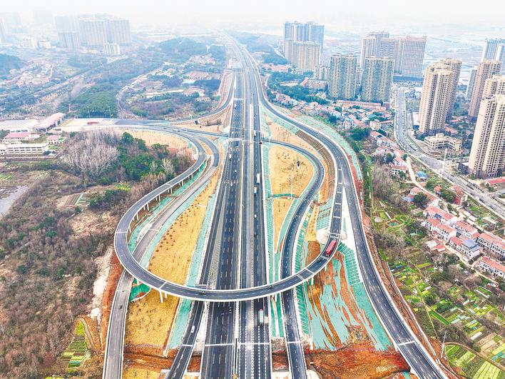 京港澳高速湖北北段“四改八”建成通车